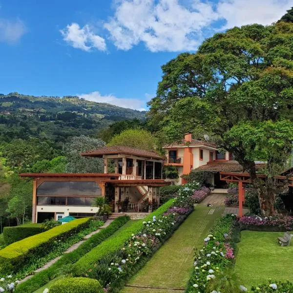 Finca Paraiso Mountain Retreat near San Jose Airport、Birríのホテル