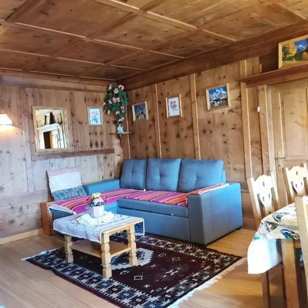 Appartamento Col di Lana - Dolomites Mountain Stay, hotel in Livinallongo del Col di Lana