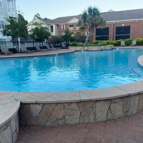 Spacious Apartments in The Woodlands, TX, hotel v destinaci The Woodlands
