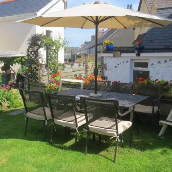 Hamilton Lodge - Cottage sleeps 8, hotel v destinaci Fishguard