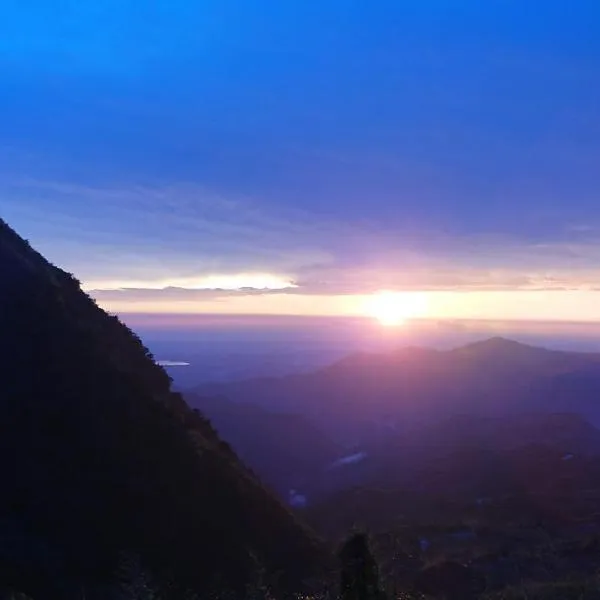 阿里山梅園樓觀景飯店, hotel v destinaci Fenchihu
