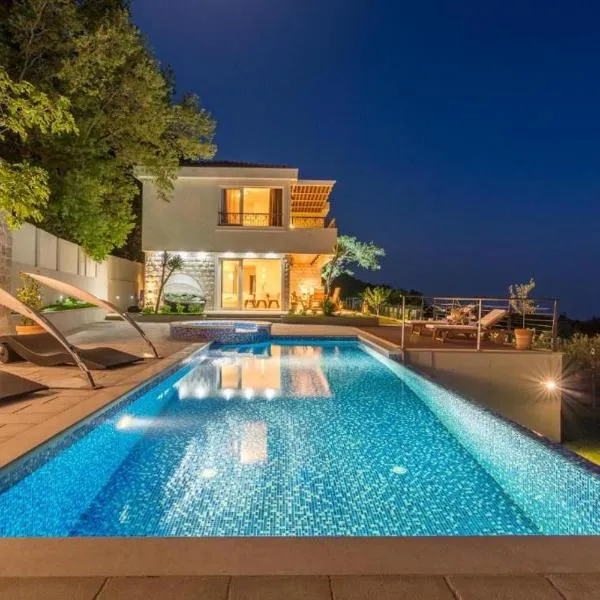 Luxury Villa Crystal Blue, hotel in Sveti Stefan