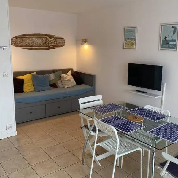 Super duplex bord de mer, histoire nature sport., hotel in Merville-Franceville-Plage