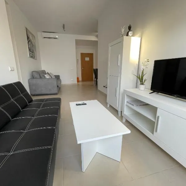 Royal Suites Estepona by Croma, hotel v destinácii Estepona
