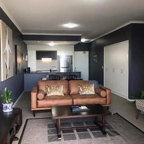 The Perfect Host @ Curtis Apartments, hotel sa Gladstone