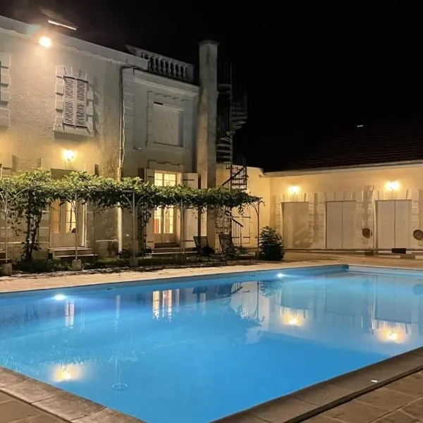 Logis Vélès, hotell i Aubin