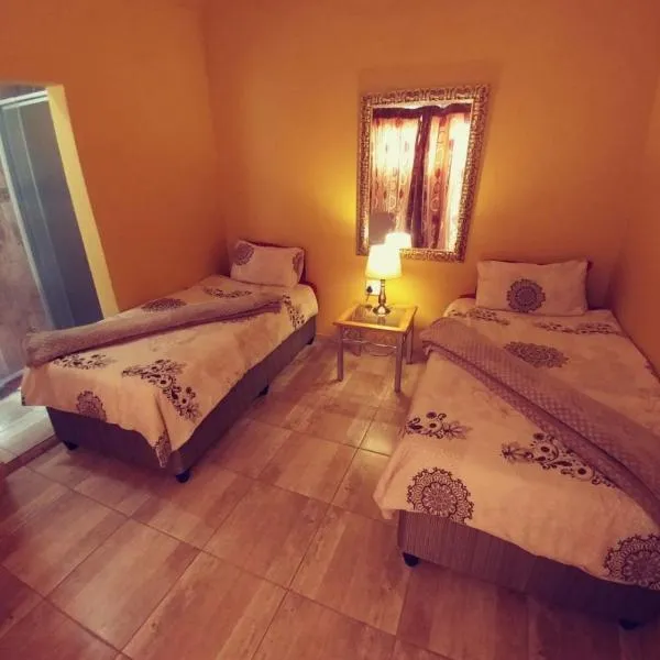 The Loft Lynette's, hotel en Krugersdorp