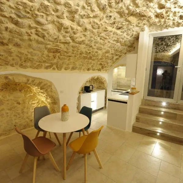 Pietrabianca Santa Maria Apartments, hotel v mestu Manfredonia