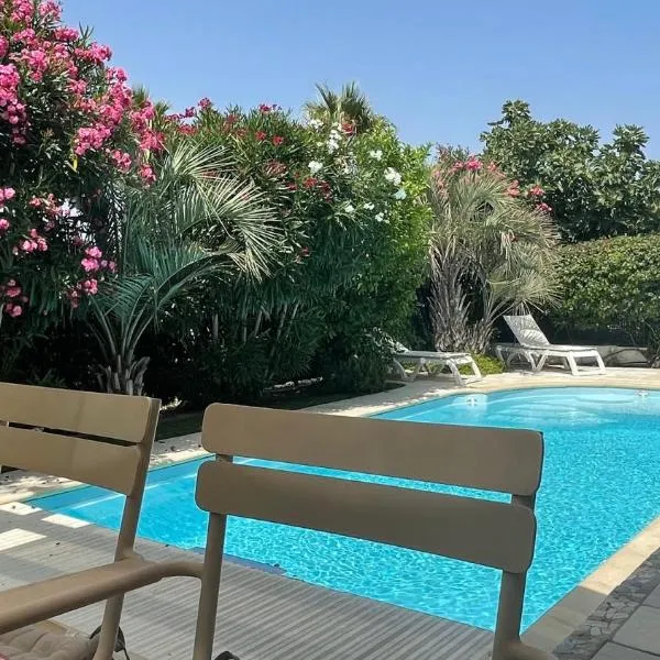 La maison de Virginie 6 a 12 personnes -300 m de la plage- vélos a disposition, hotel in Saint Cyprien Plage