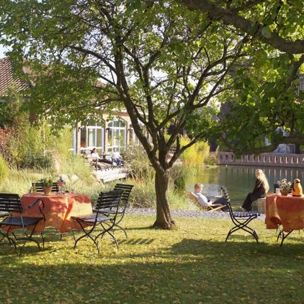 EUT-IN Hotel Alte Straßenmeisterei, hotel in Eutin-Sibbersdorf