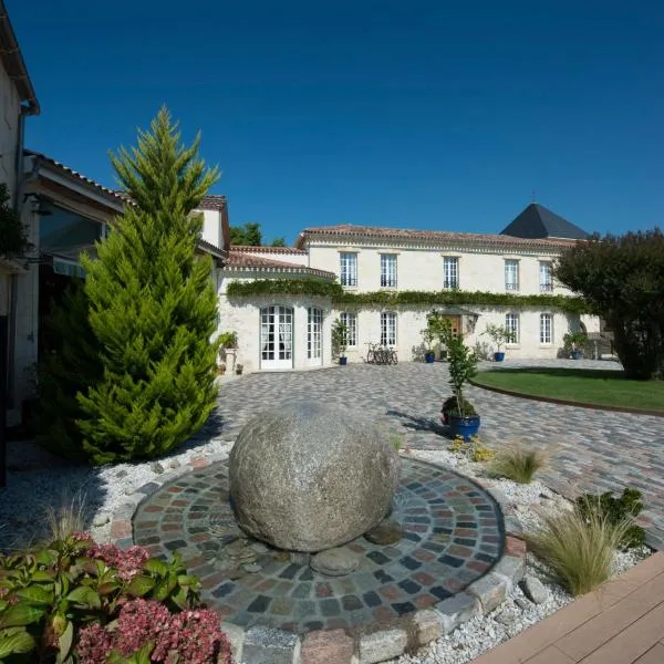 Domaine de Larchey & son restaurant - Bordeaux Sud, hotel u gradu Saint-Médard-dʼEyrans
