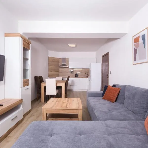 Apartment House Kamzik 26, מלון בדונובאלי