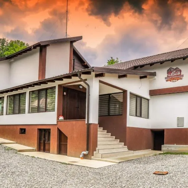 Hățașul Bunicului, hotel v destinaci Arefu