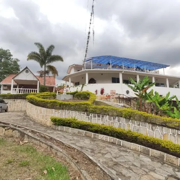 Casa San Gabriel, hotel in Silvania