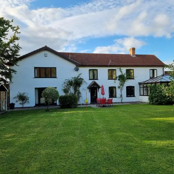 Burnt House Farm, hotel in Highbridge