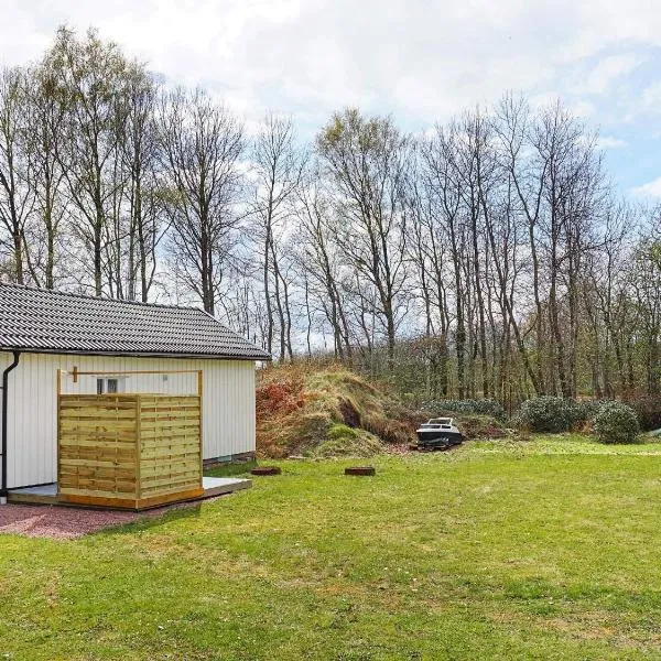 4 person holiday home in LYSEKIL-By Traum, hotel a Lysekil