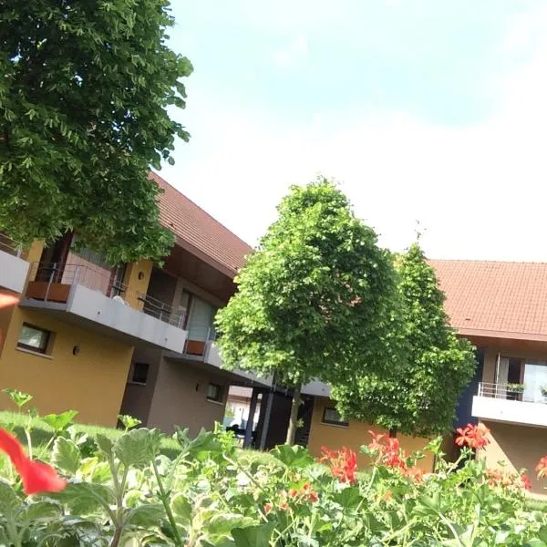 Les Loges Du Ried – hotel w mieście Marckolsheim