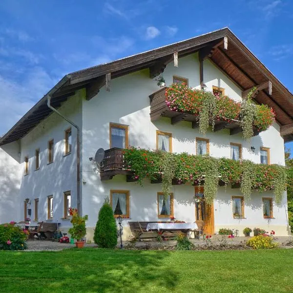 Brausamhof, hotel en Seeon-Seebruck