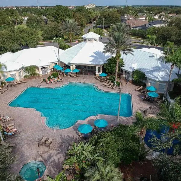 3 Bedroom Resort Style Condo, 3 Miles to Disney!, hotel v destinácii Loughman