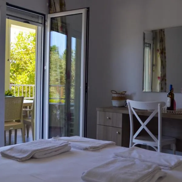 Villa Bloom, hotel em Achladies