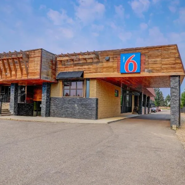 Motel 6 Brooks AB, hotel in Brooks