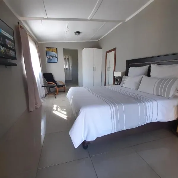 The Private and Cosy Guest House 2, hotell i Germiston