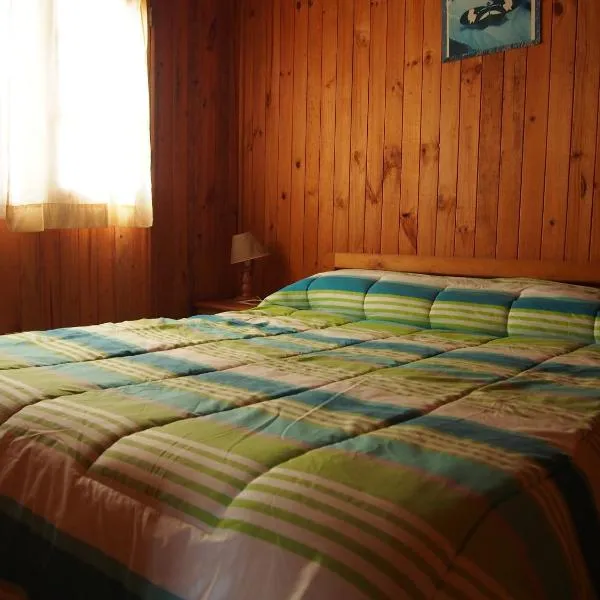 Cabañas Los Tamarugos, hotel in Pichidangui