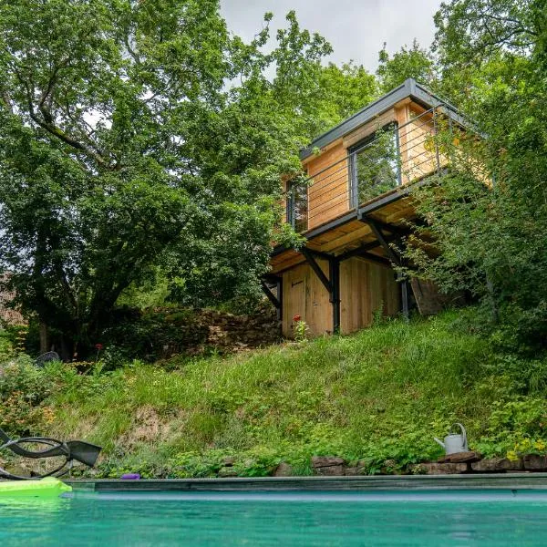 Le Moonloft insolite Tiny-House dans les arbres & 1 séance de sauna pour 2 avec vue panoramique, hotelli kohteessa Osenbach