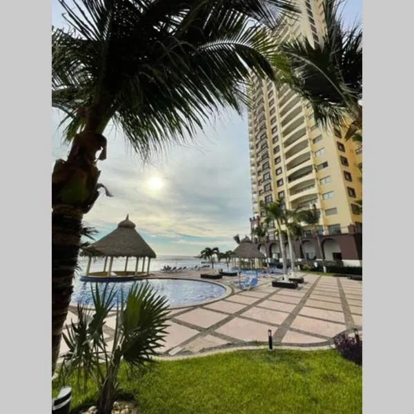 Condominio de lujo a Pie de Playa, hotel v destinaci Mazatlán