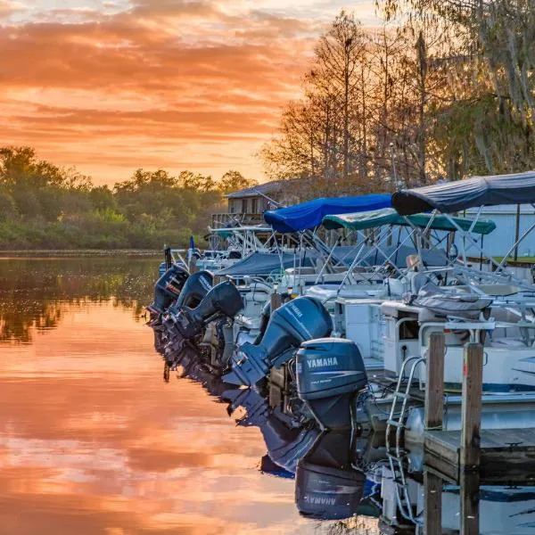 Camp Mack, A Guy Harvey Lodge, hotel en Johnson