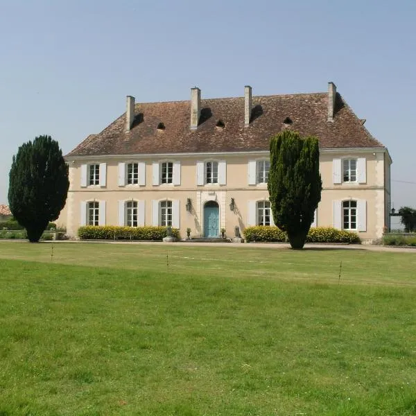 Château du Bourbet, hotel em La Rochebeaucourt-et-Argentine