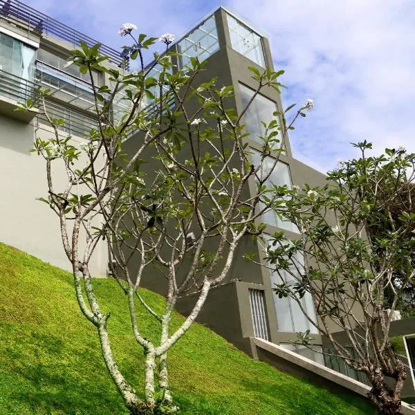 سكاي بافيليون، فندق في كاندي