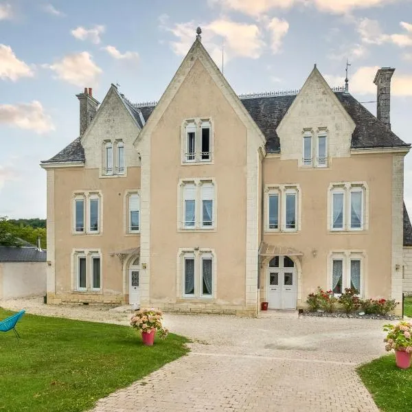 Manoir des Bertinières, hotel in Cravant-les-Coteaux
