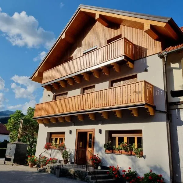 Rooms Pevc & Hostel Ljubno ob Savinji, hotel v destinaci Ljubno