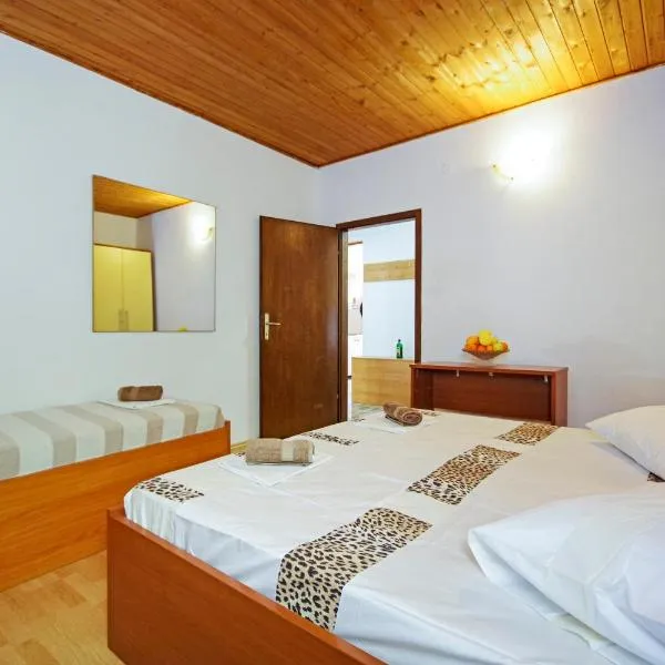 Apartmani ANDRIJA, hotel in Živogošće