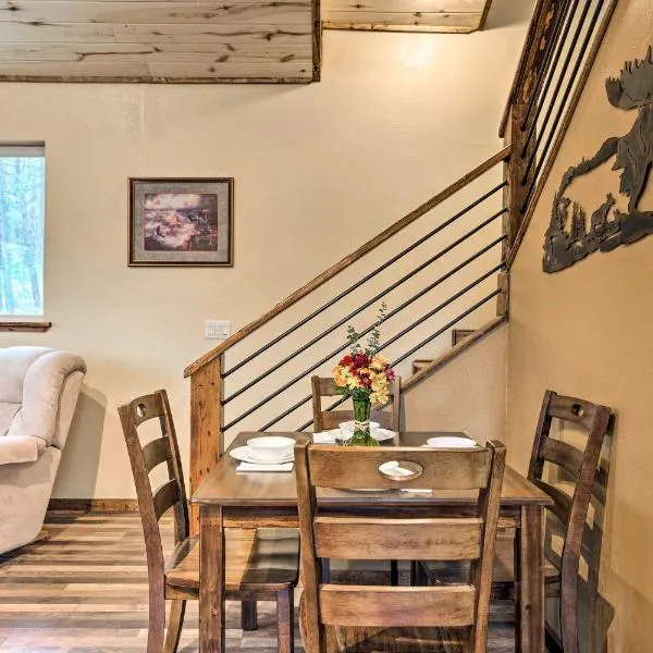 Cabin at the Little Ranch Hiking On-Site!, hotel v destinaci Bayfield