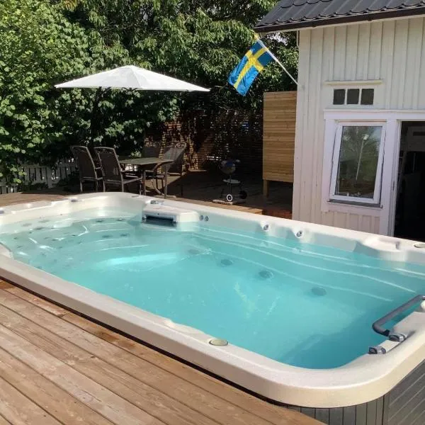 Cosy compact living best for 1-2 adults, hotel a Heberg