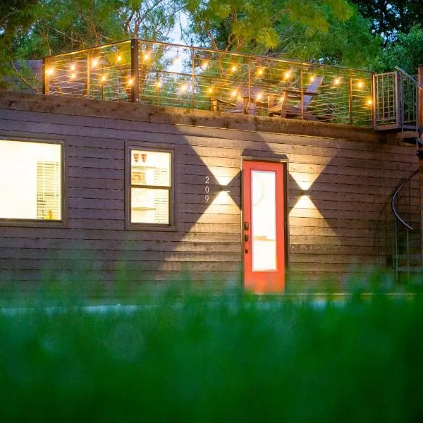 The Merlot House-Container Home 12 min to Magnolia, hotel v destinaci Bellmead