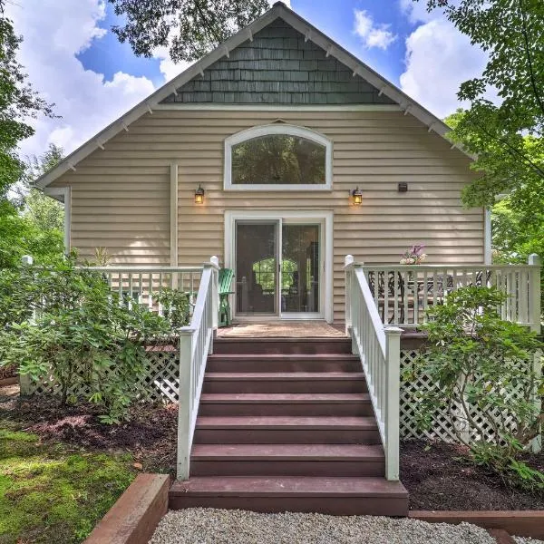 Quiet Studio Escape about 2 Mi to Blue Ridge Parkway!, hotel v destinaci West Jefferson