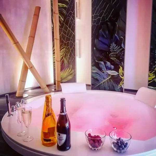 HOME 3 Luxury Suite, hotel en Bisceglie