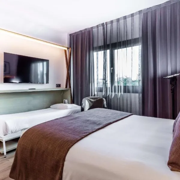 Tryp Barcelona Aeropuerto Hotel - photo 2