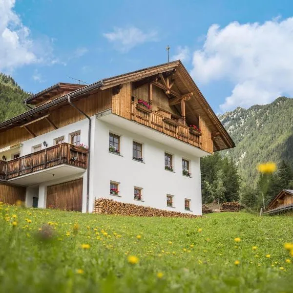 Kuglerhof Apt 1 – hotel w mieście Cadipietra