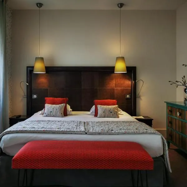 Hôtel Le Griffon d'Or – hotel w mieście Bourg-en-Bresse