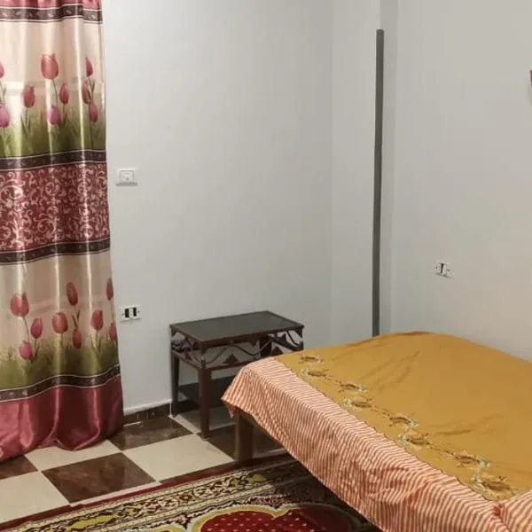 Tut flat, Hotel in Luxor