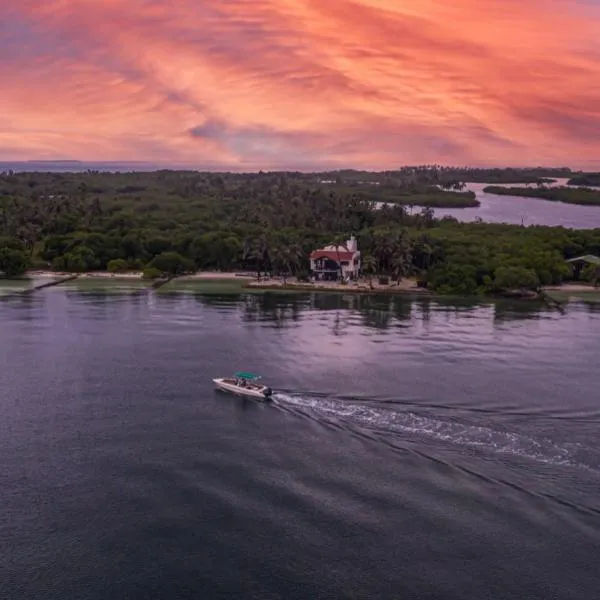 Cabana SalSiPuedes, hotel en Tintipan Island