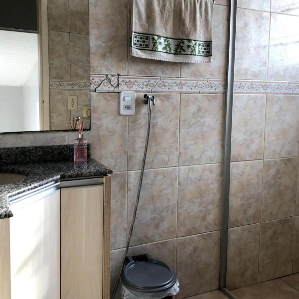 Quarto Privado em residência no Coração de Foz - casa e banheiro compartilhado - Foto 3