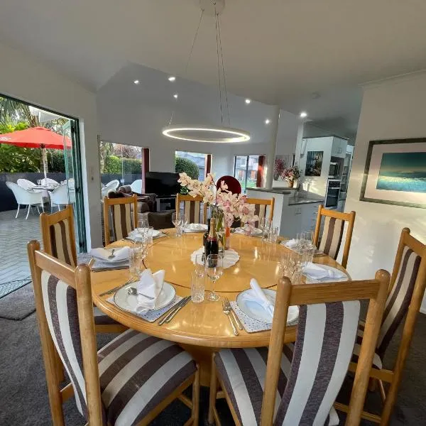 Luxury Home Next to Ocean and Walkway, hotel in New Plymouth
