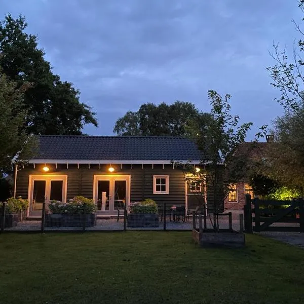 Flora’s B&B, hotel in Landsmeer