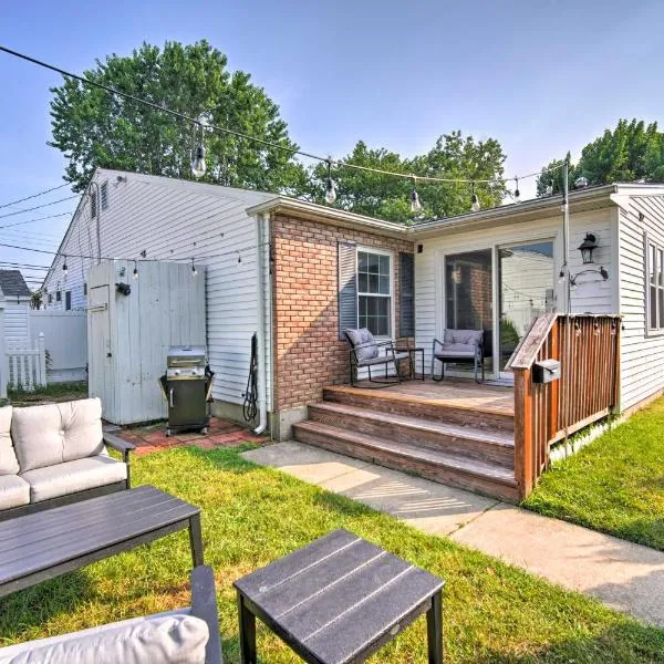 Cape May Quad with Grill - 7 Blocks to Beach!, hotel v destinaci Cape May