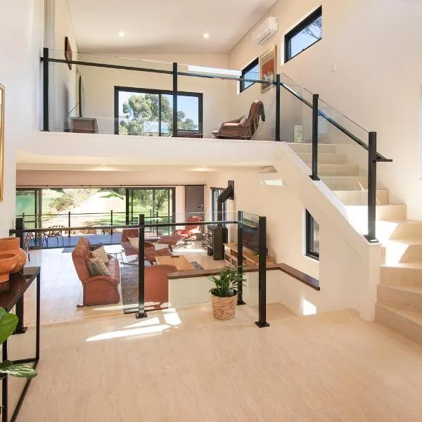 Margaret River Town में, होटल Waterside One